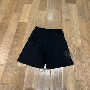 Under armor workout shorts size Large
